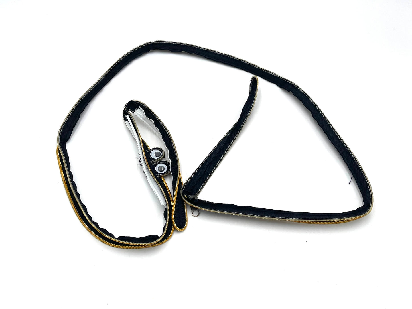 One zipper bag (1x)